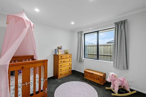 Photo of property in 19 Broadway Parade, Rolleston, 7615