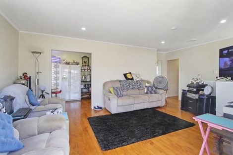 Photo of property in 10 Valencia Place, Manurewa, Auckland, 2102