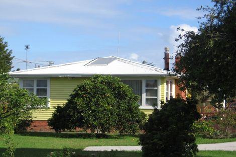 Photo of property in 61 Larnoch Road, Henderson, Auckland, 0610