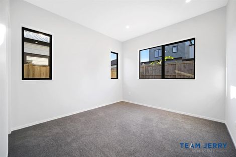 Photo of property in 43 Tributary Parade, Karaka, 2113