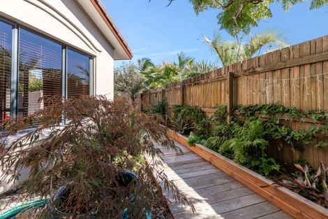 Photo of property in 8 Piha Close, Papamoa Beach, Papamoa, 3118