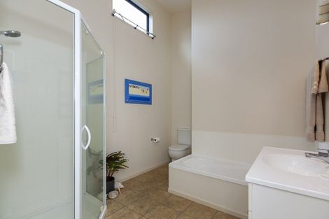 Photo of property in 10 Sams Way, Raumati South, Paraparaumu, 5032