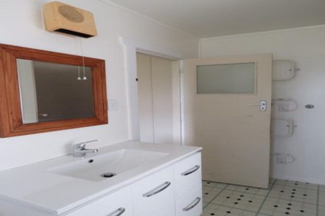 Photo of property in 40 Hine Street, New Plymouth, 4310