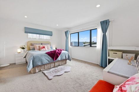Photo of property in 142c Prince Regent Drive, Half Moon Bay, Auckland, 2012
