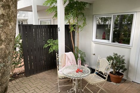 Photo of property in 5/72 Kitchener Road, Milford, Auckland, 0620
