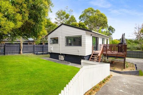 Photo of property in 2/123 Millbrook Road, Sunnyvale, Auckland, 0612