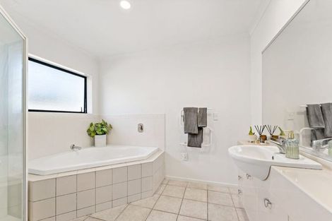 Photo of property in 13 Sunset Drive, Pukekohe, 2120