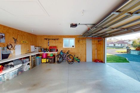 Photo of property in 82 Willoughby Street, Halcombe, 4779