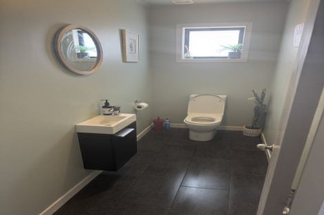 Photo of property in 158 Akaroa Drive, Maupuia, Wellington, 6022