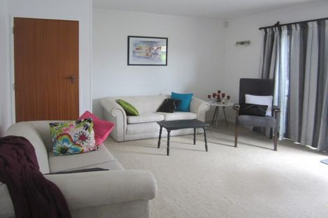 Photo of property in 2/26 Prictor Street, Papakura, 2110