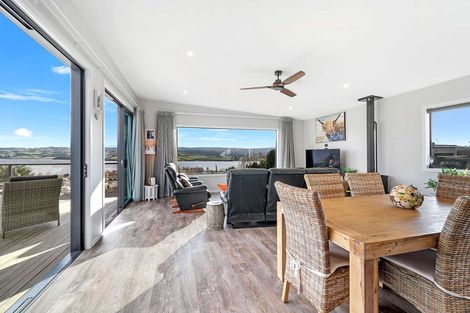 Photo of property in 38 Nore Street, Waihola, Milton, 9073