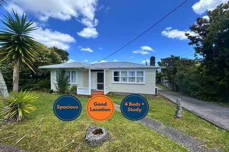 Photo of property in 8 Gaede Terrace, Sunnyvale, Auckland, 0612