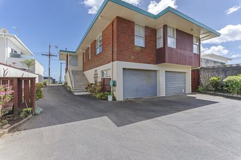 Photo of property in 34 Hamblyn Street, Strandon, New Plymouth, 4312