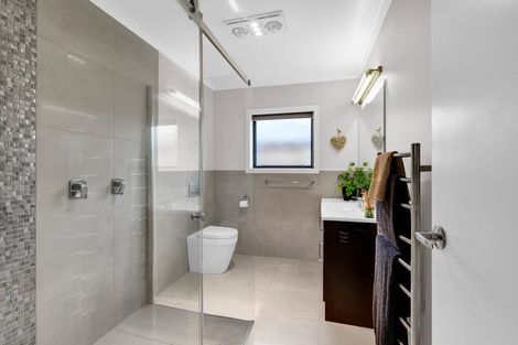 Photo of property in 18a Estate Grove, Inglewood, 4330