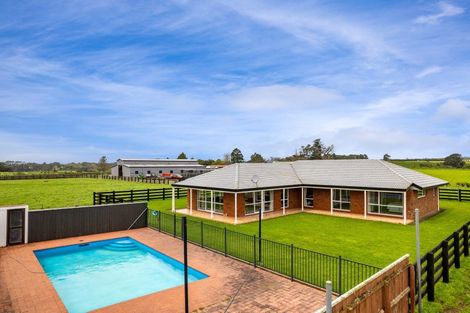 Photo of property in 312 Corbett Road, Paraite, New Plymouth, 4373