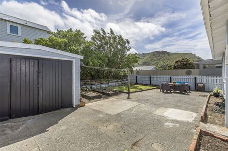Photo of property in 22 Reef Street, Island Bay, Wellington, 6023