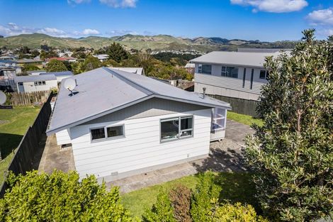 Photo of property in 3 Toporoa View, Ascot Park, Porirua, 5024