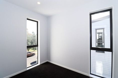 Photo of property in 4b Blue Gum Rise, Sunnyhills, Auckland, 2010
