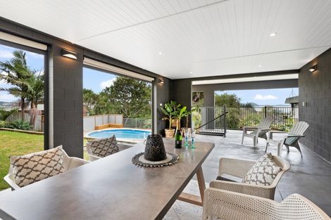 Photo of property in 37 Rosario Crescent, Red Beach, 0932