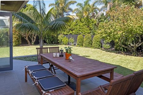 Photo of property in 8 Gulf Crest, Bucklands Beach, Auckland, 2012