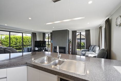 Photo of property in 9 Huetu Place, Bell Block, New Plymouth, 4312