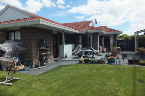 Photo of property in 11 Oakley Crescent, Hornby, Christchurch, 8042