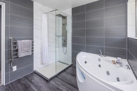 Photo of property in 16 Garthwood Road, Hillcrest, Hamilton, 3216