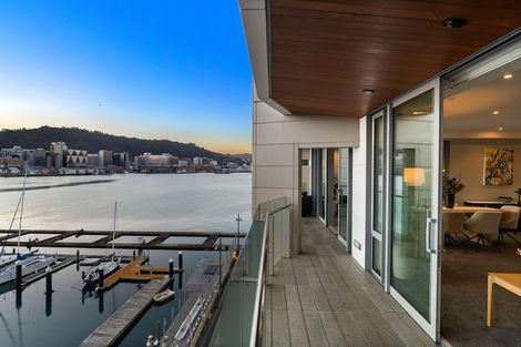 Photo of property in Clyde Quay Wharf, 3b/2 Clyde Quay Wharf, Te Aro, Wellington, 6011