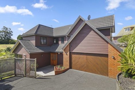 Photo of property in 93a Botany Road, Botany Downs, Auckland, 2010