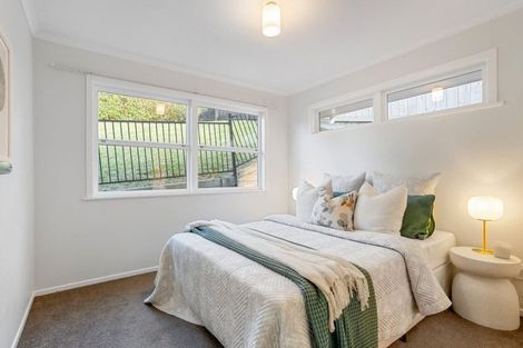 Photo of property in 8 Beswick Place, Birkdale, Auckland, 0626