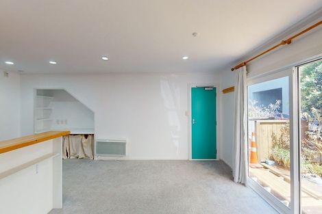 Photo of property in 19/3 Kelvin Grove, Te Aro, Wellington, 6011