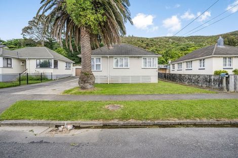 Photo of property in 200 Waddington Drive, Naenae, Lower Hutt, 5011