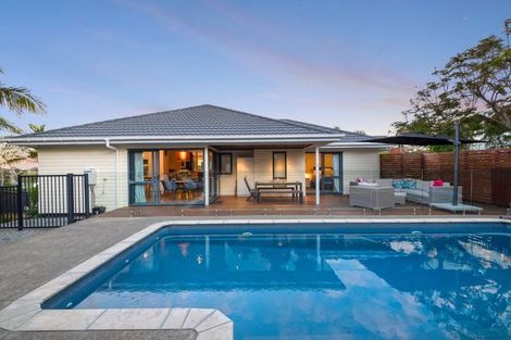 Photo of property in 83b William Bayes Place, Red Beach, 0932