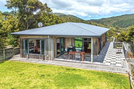 Photo of property in 986 Tuateawa Road, Waikawau, Coromandel, 3584