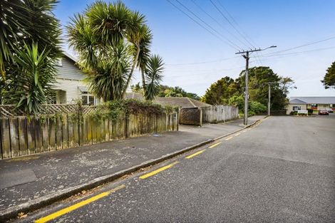 Photo of property in 27 Bonithon Avenue, Moturoa, New Plymouth, 4310