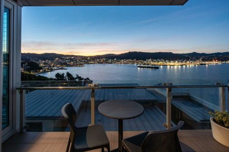 Photo of property in 26 The Crescent, Roseneath, Wellington, 6011