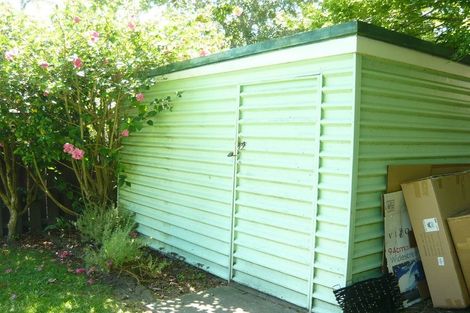 Photo of property in 50 Golf Road, New Lynn, Auckland, 0600