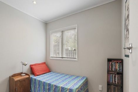 Photo of property in 12 Highland Avenue, Titirangi, Auckland, 0604