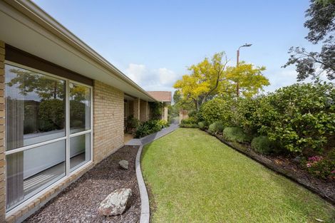 Photo of property in 2 Jubaea Place, Henderson, Auckland, 0610