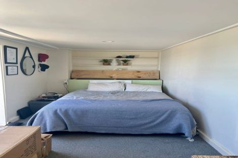 Photo of property in 106 Nicholson Road, Khandallah, Wellington, 6035