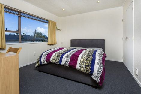 Photo of property in 1/90 Lynwood Road, New Lynn, Auckland, 0600