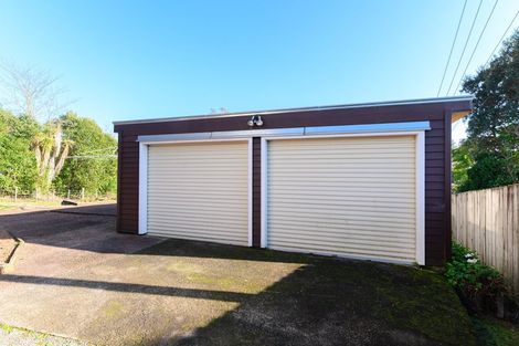 Photo of property in 92 Colwill Road, Massey, Auckland, 0614