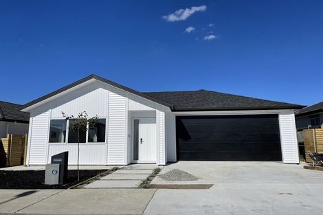 Photo of property in 7 Vinistra Road, Kumeu, 0810