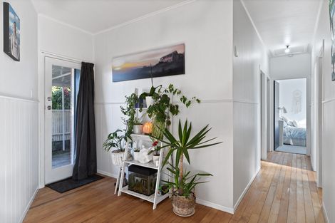 Photo of property in 42 High Street, Island Bay, Wellington, 6023