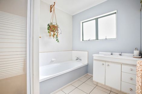 Photo of property in 44a Percy Road, Papamoa Beach, Papamoa, 3118