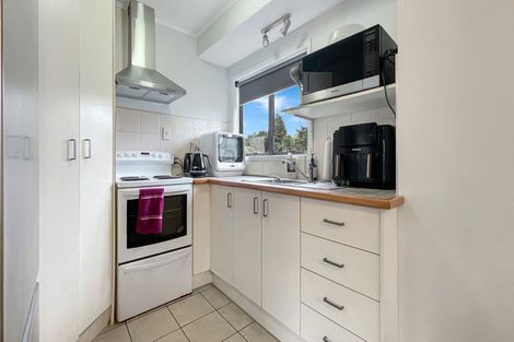 Photo of property in 7 Angeline Place, Massey, Auckland, 0614