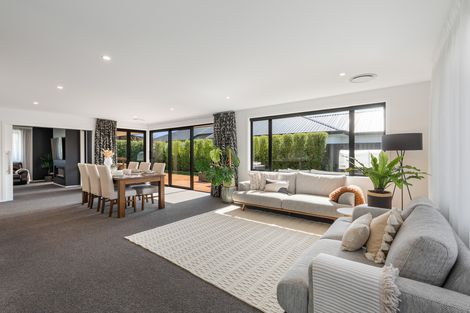Photo of property in 211 Wingatui Road, Mosgiel, 9024