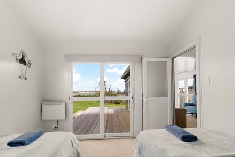 Photo of property in 60 Neva Street, Fortrose, Tokanui, 9875