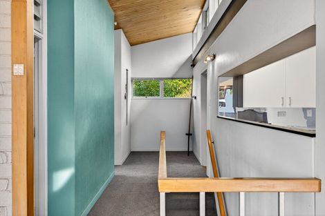 Photo of property in 17 Spencer Road, Hospital Hill, Napier, 4110