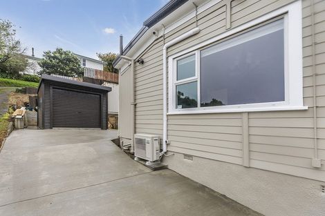 Photo of property in 112b Newlands Road, Newlands, Wellington, 6037